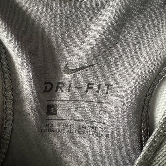 Women’s small Nike pro cool gray training tank - Picture 7 of 9